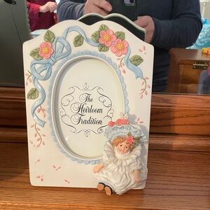 Maud Humphrey Bogart "The Heirloom Tradition" picture frame & figurine set